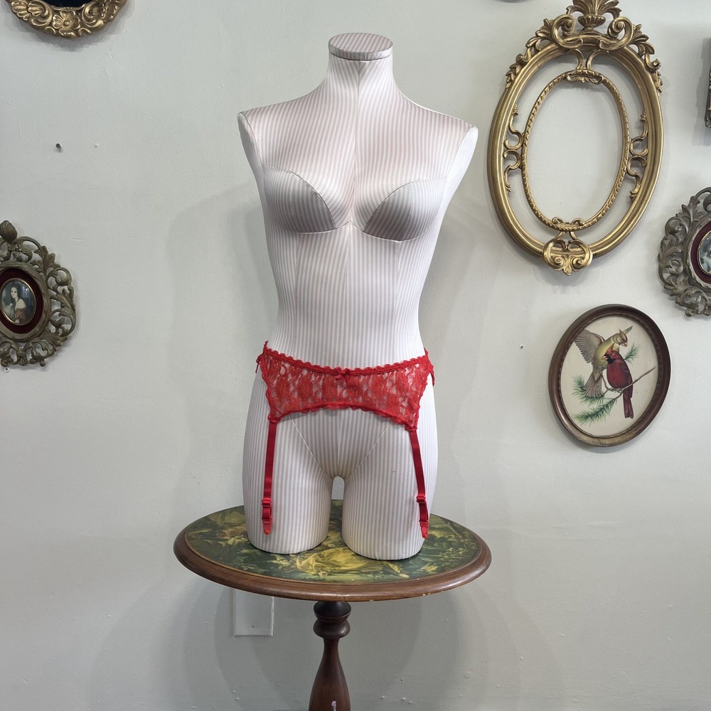 Elegant Moments Red Lace Garter Belt Size‎ Small